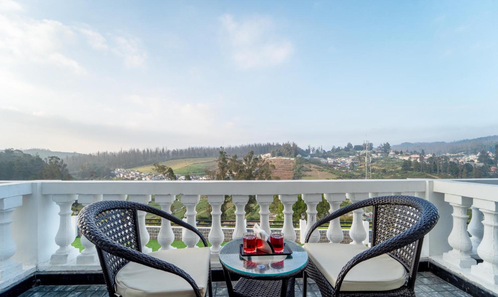 Treebo Skydale Premium Suites, 1500 Mtrs From Ooty Lake Bagian luar foto