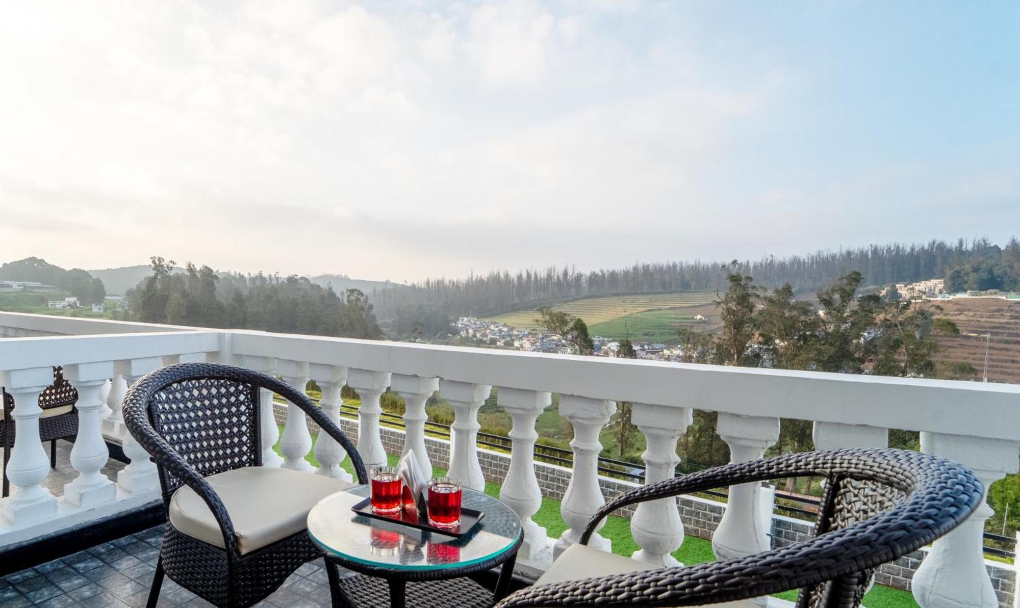 Treebo Skydale Premium Suites, 1500 Mtrs From Ooty Lake Bagian luar foto